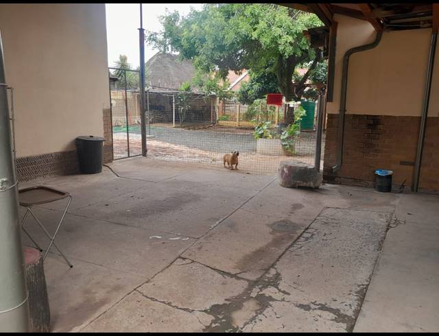 3 BEDROOM HOUSE FOR SALE IN OOS EINDE